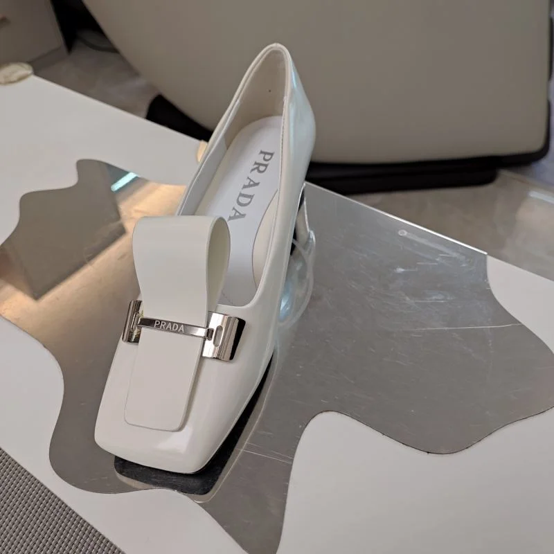 Prada Low Shoes ComfortFit 34392
