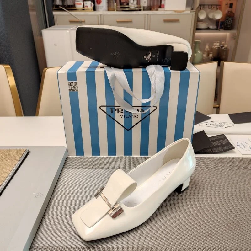 Prada Low Shoes ComfortFit 34392