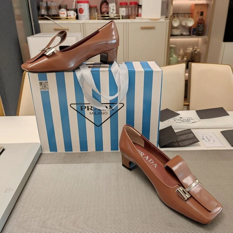 Bold Prada Low Shoes 34387