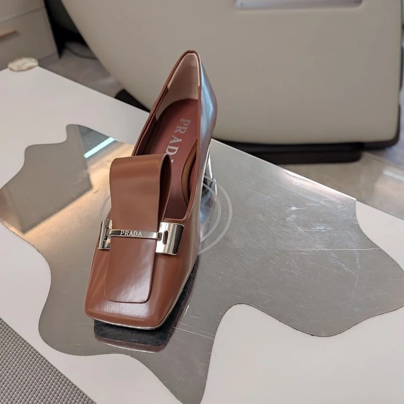 Bold Prada Low Shoes 34387