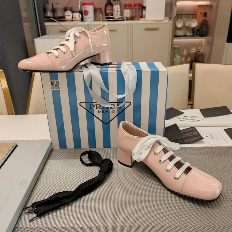 Functional Prada Low Shoes 34365