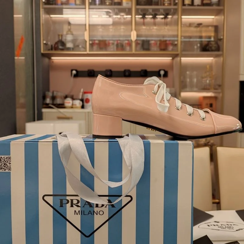 Functional Prada Low Shoes 34365