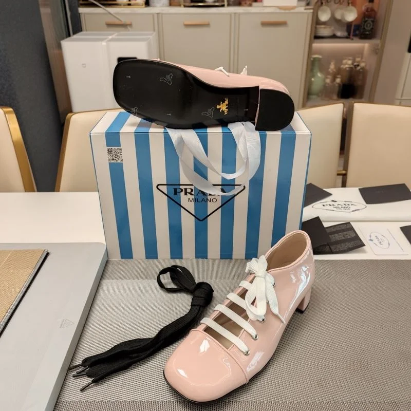 Functional Prada Low Shoes 34365
