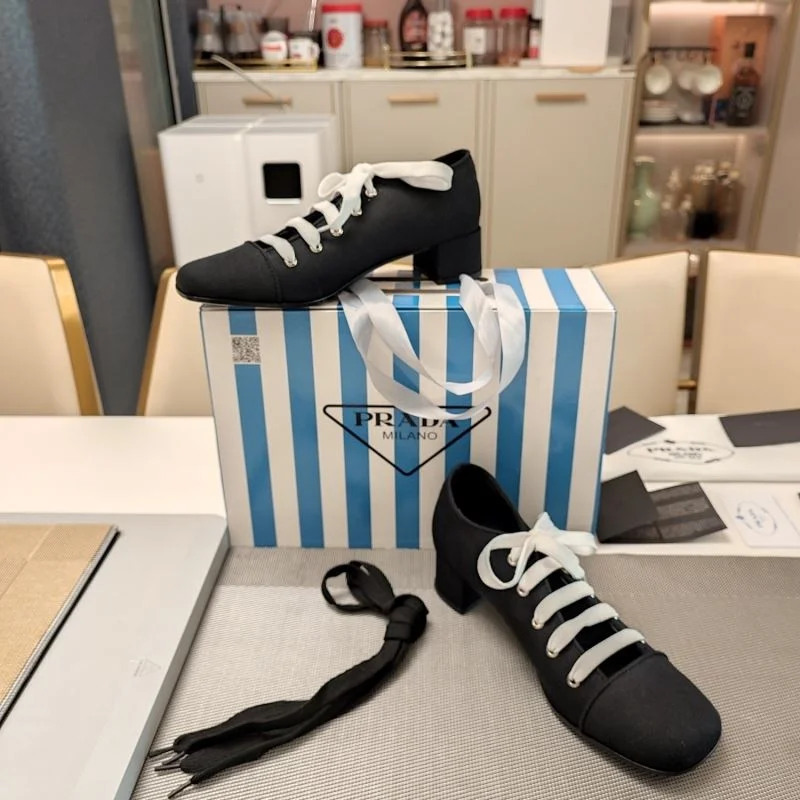 Prada Low Shoes Trendy 34390