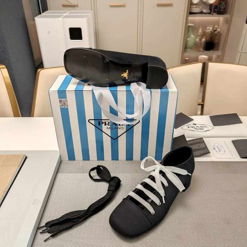 Prada Low Shoes Trendy 34390