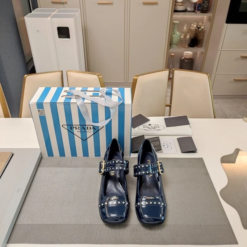 Original Prada Low Shoes 34364