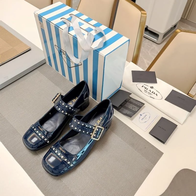 Original Prada Low Shoes 34364