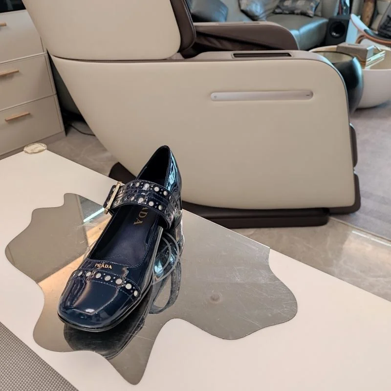Original Prada Low Shoes 34364