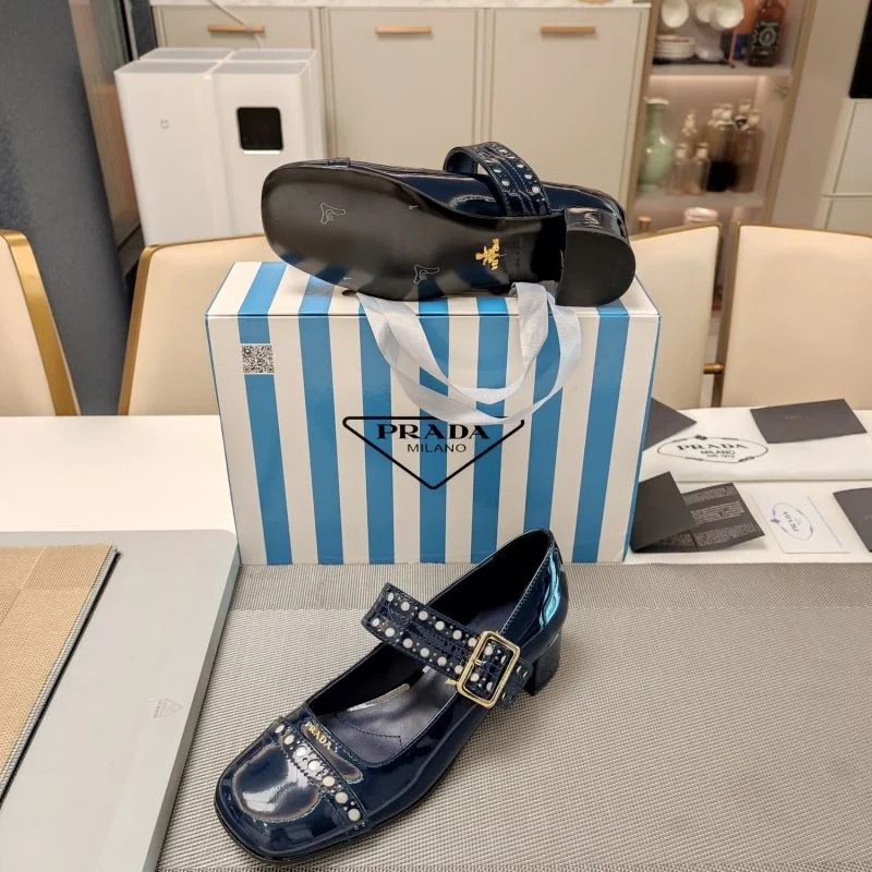 Original Prada Low Shoes 34364