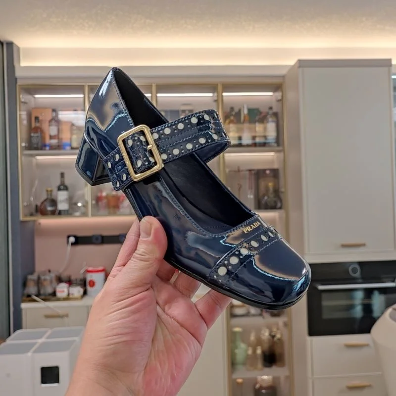 Original Prada Low Shoes 34364