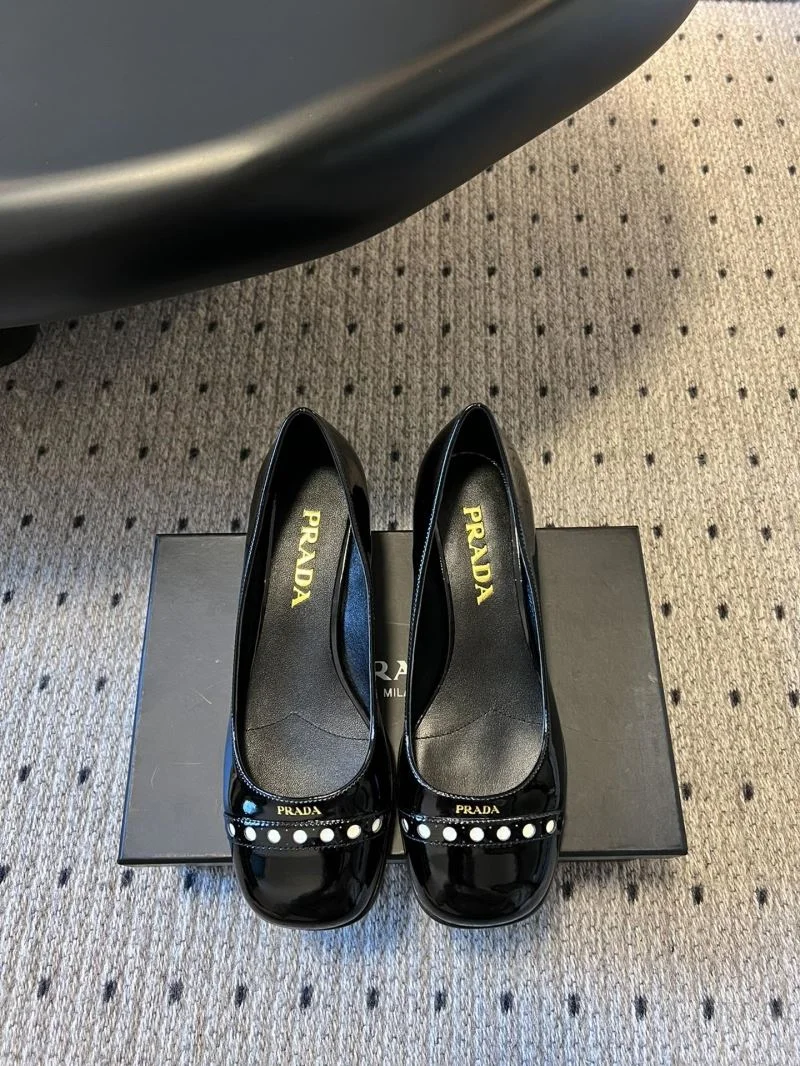 Prada Low Shoes WellDesigned 34372