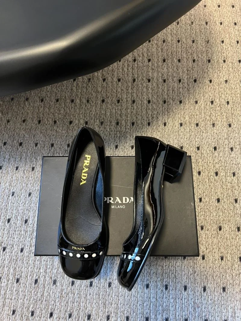 Prada Low Shoes WellDesigned 34372