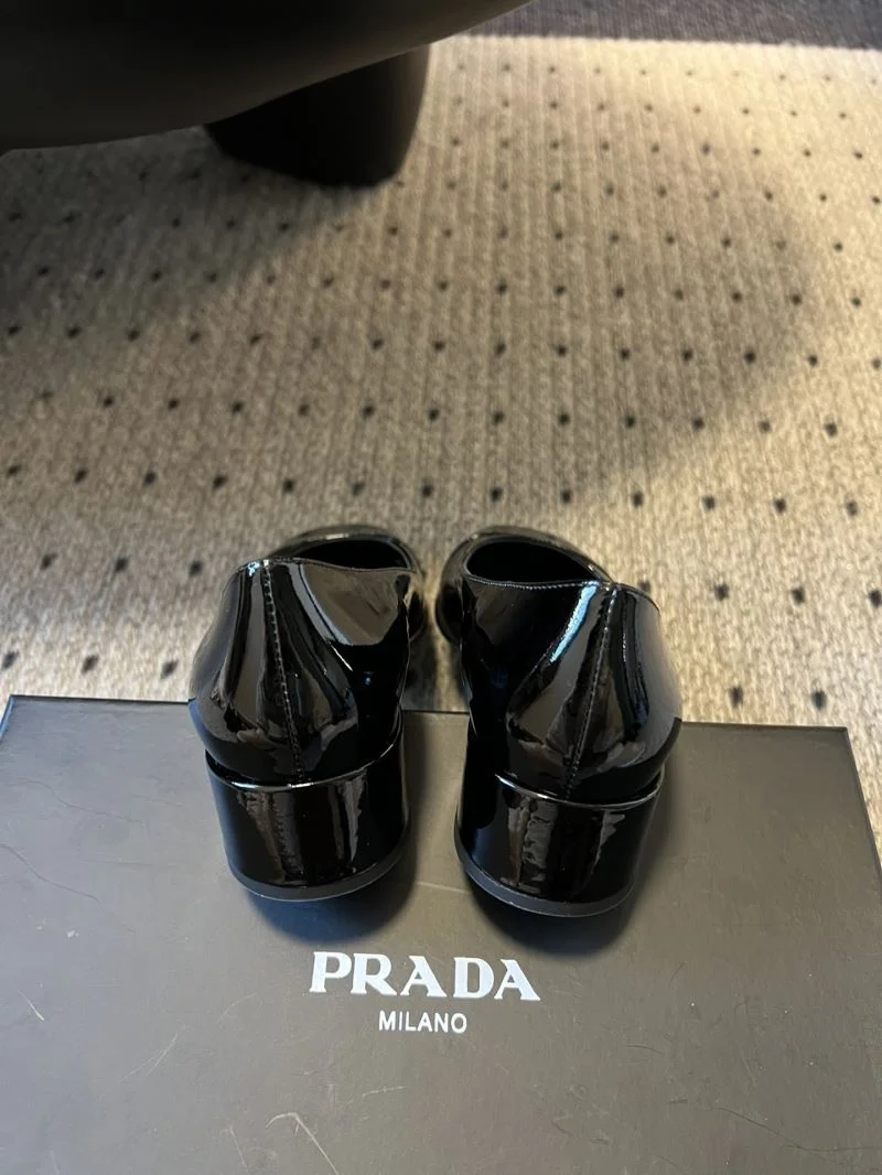 Prada Low Shoes WellDesigned 34372