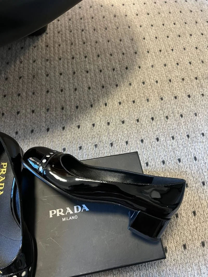 Prada Low Shoes WellDesigned 34372