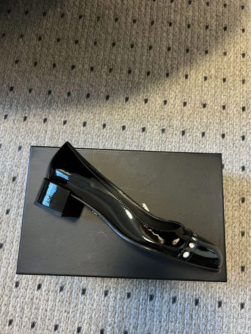 Prada Low Shoes WellDesigned 34372