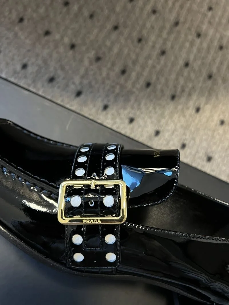 Prada Low Shoes Lightweight 34380