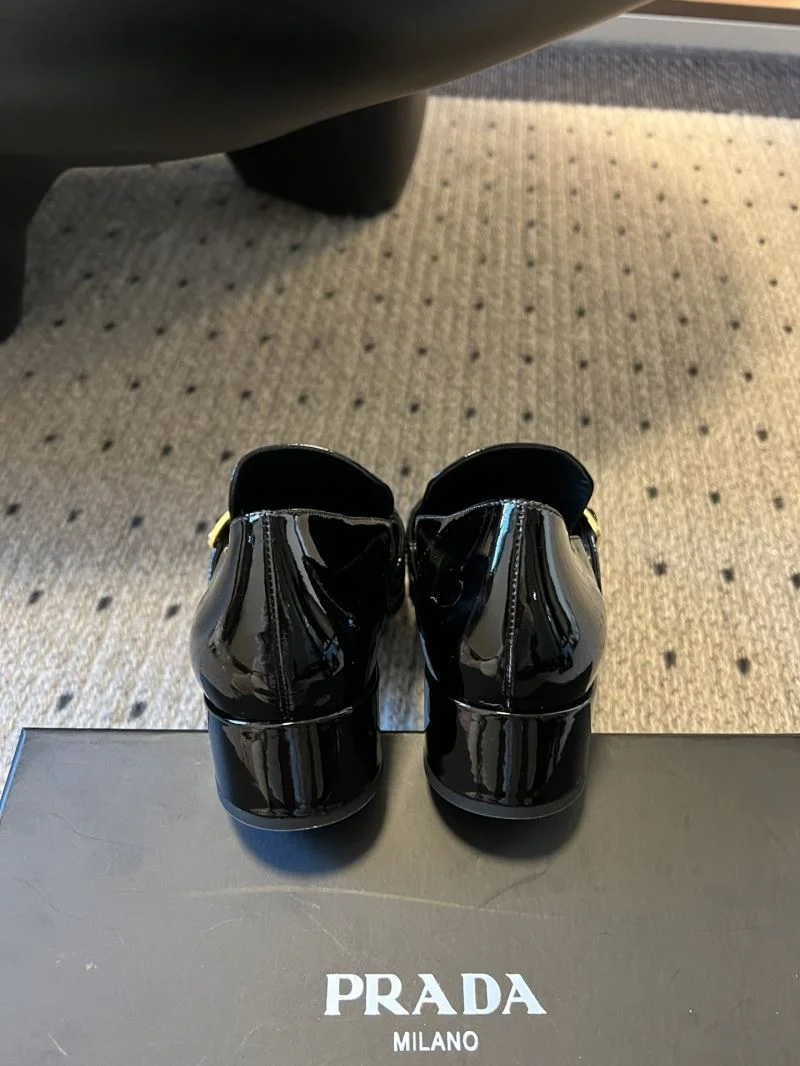Prada Low Shoes Lightweight 34380