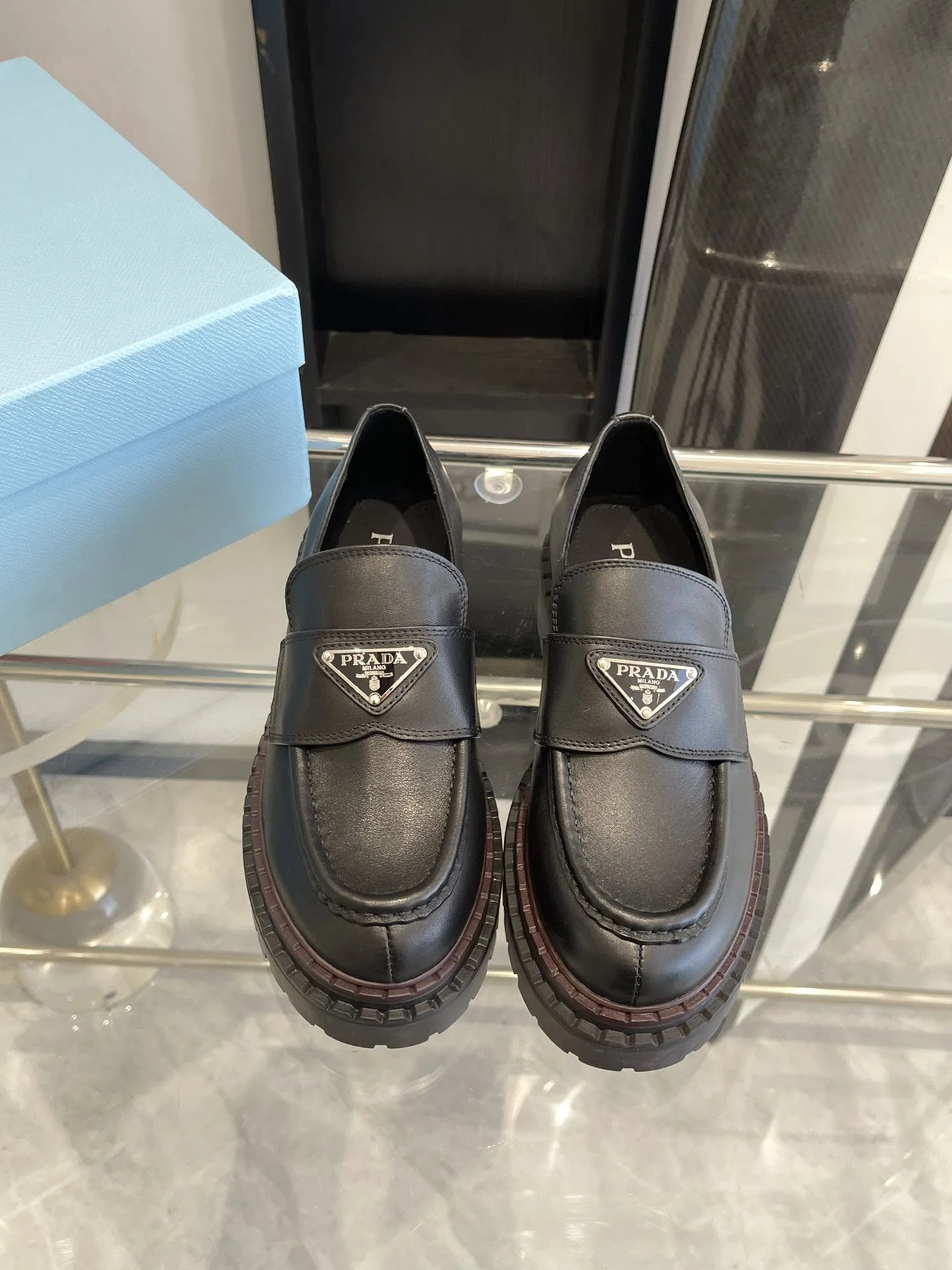 SmoothTexture Prada Low Shoes 34388