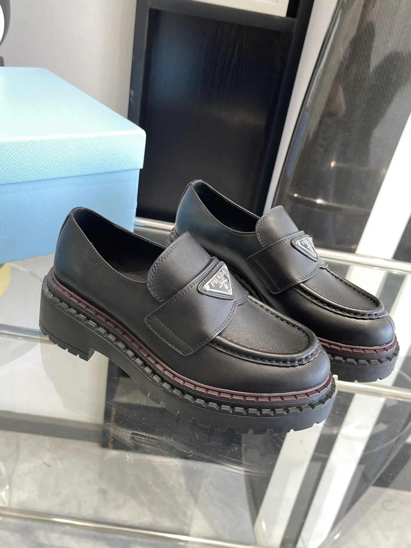 SmoothTexture Prada Low Shoes 34388