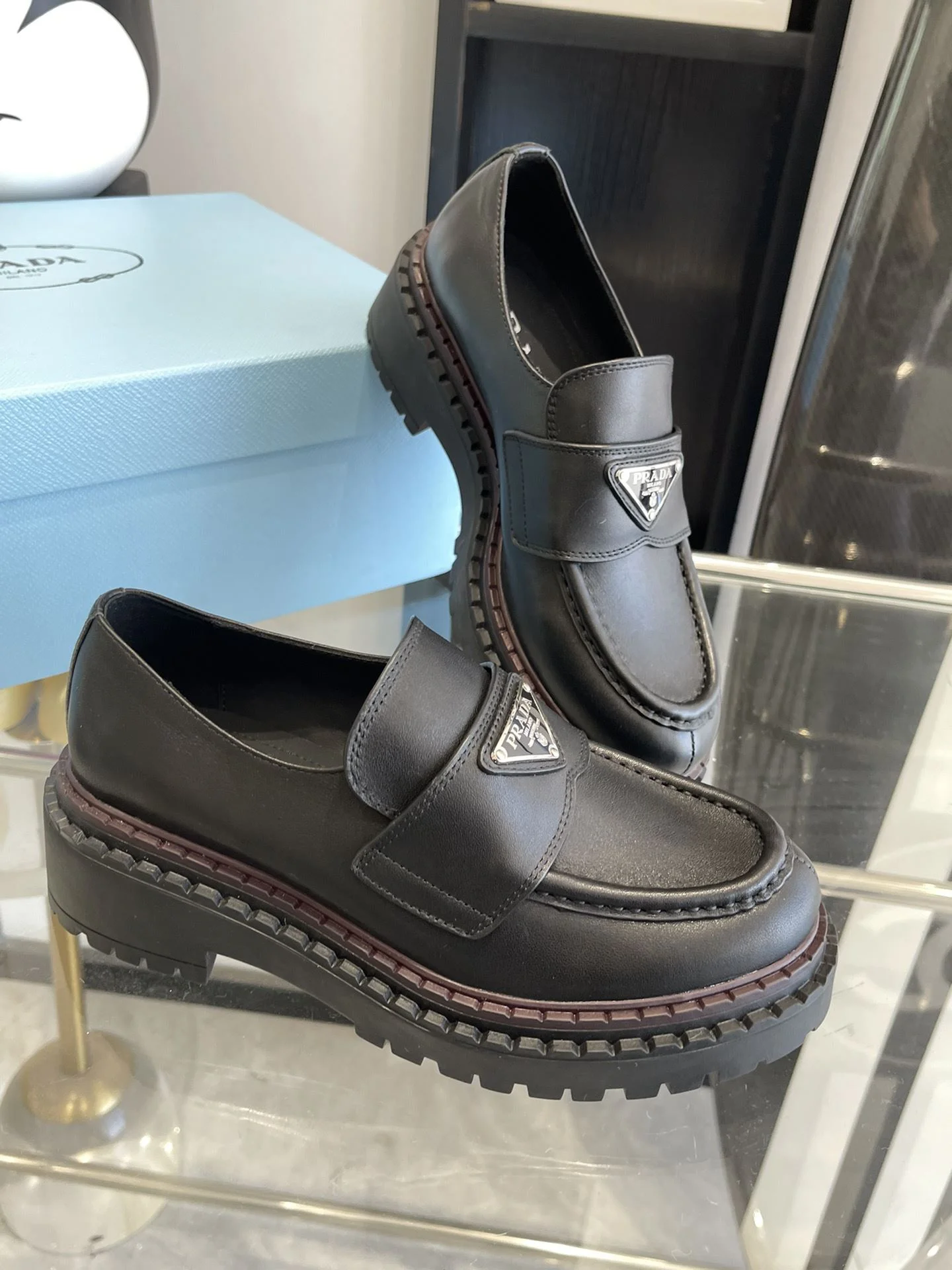 SmoothTexture Prada Low Shoes 34388