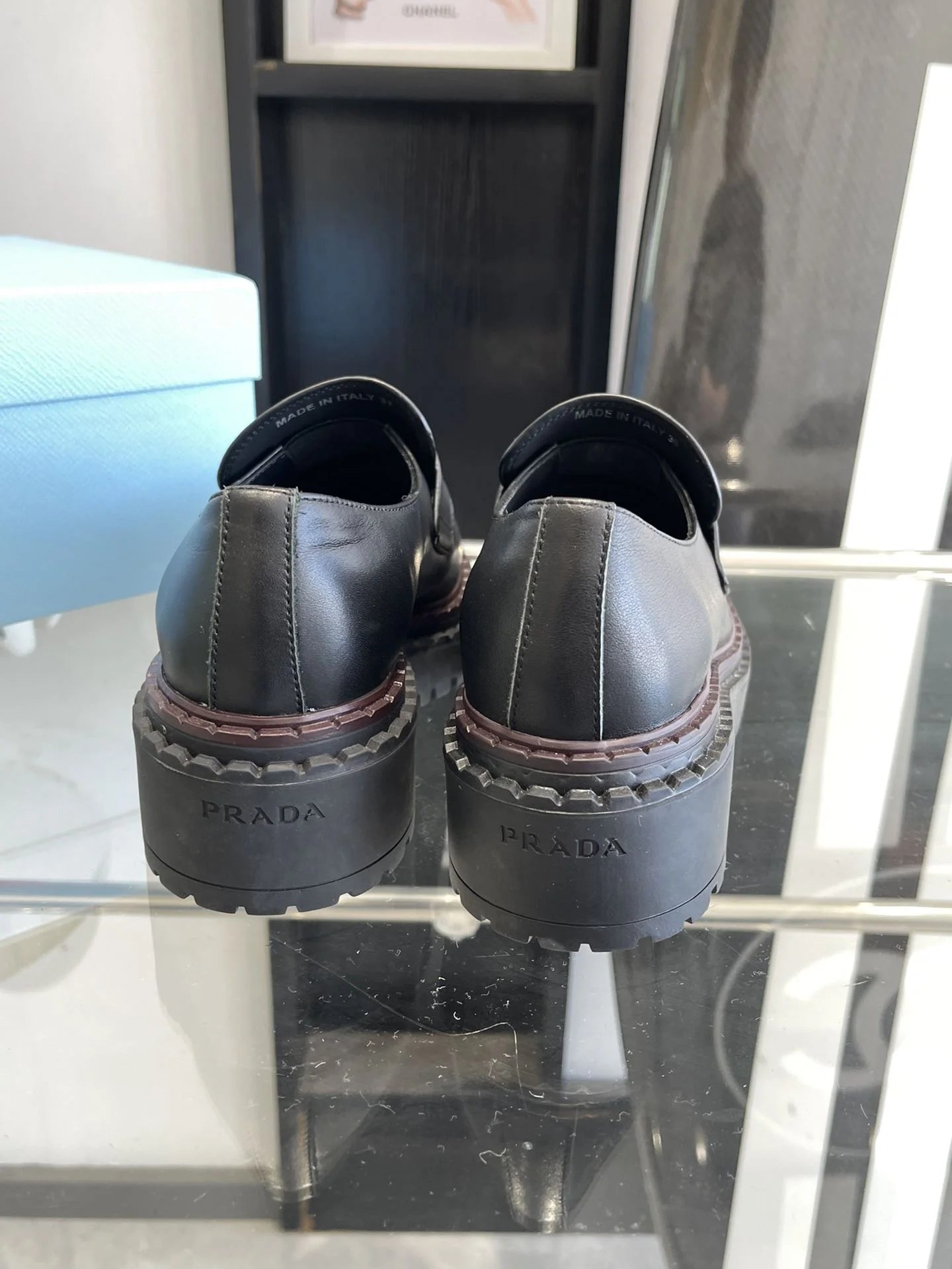SmoothTexture Prada Low Shoes 34388
