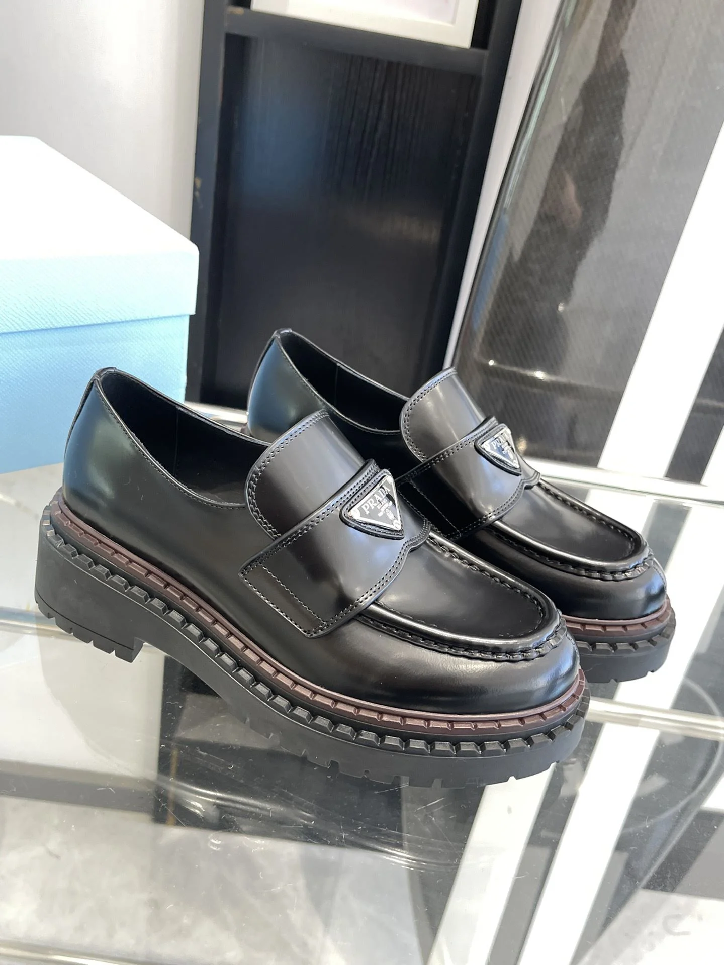 NewStyle Prada Low Shoes 34382