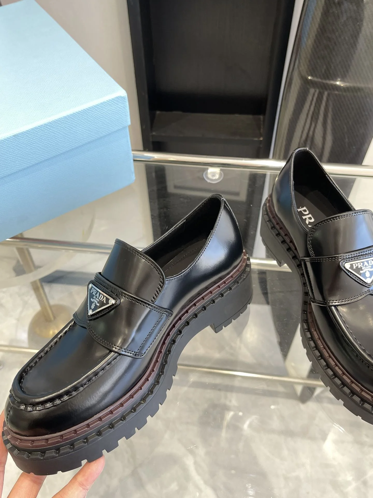NewStyle Prada Low Shoes 34382