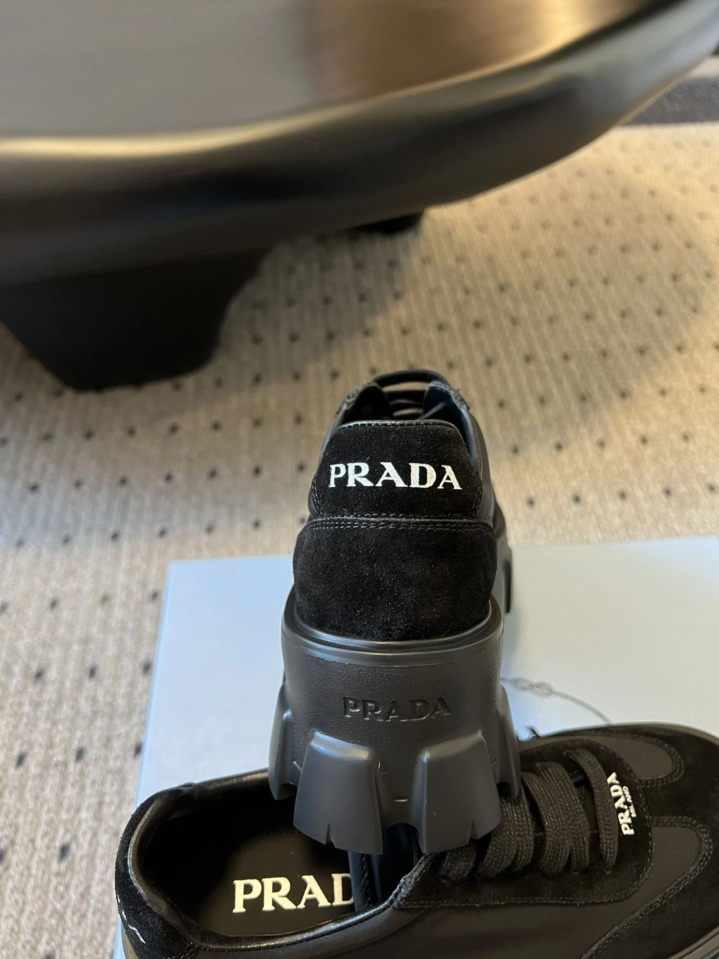 Trendy Prada Low Shoes 34366