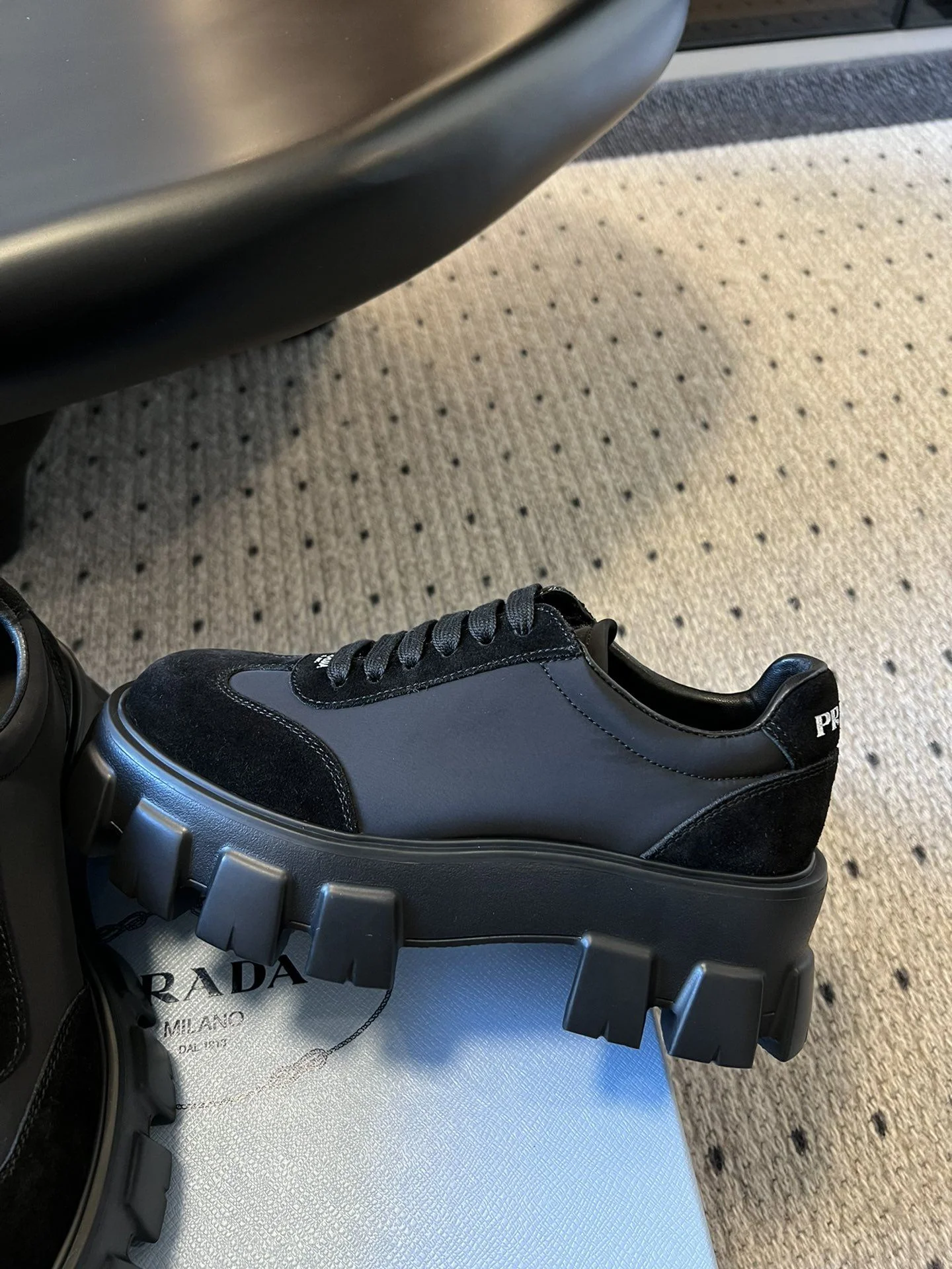 Trendy Prada Low Shoes 34366