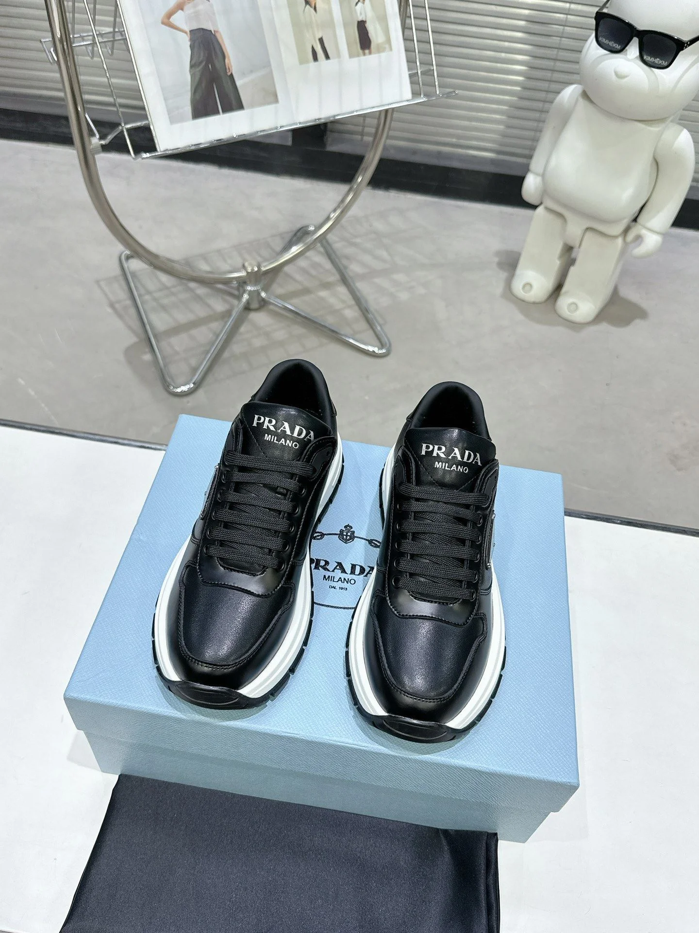 Prada Low Shoes Stylish 34391