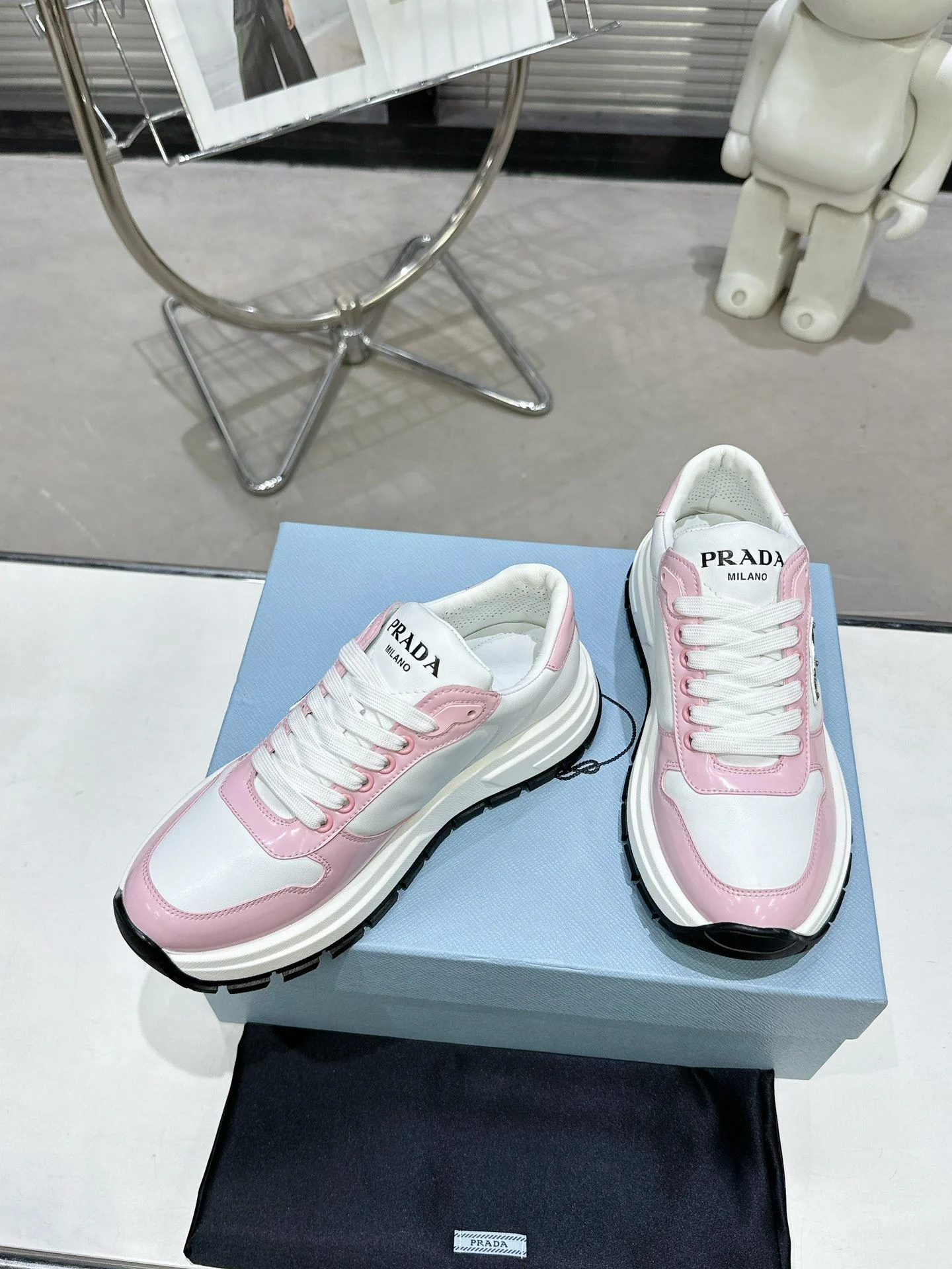 Fashionable Prada Low Shoes 34356