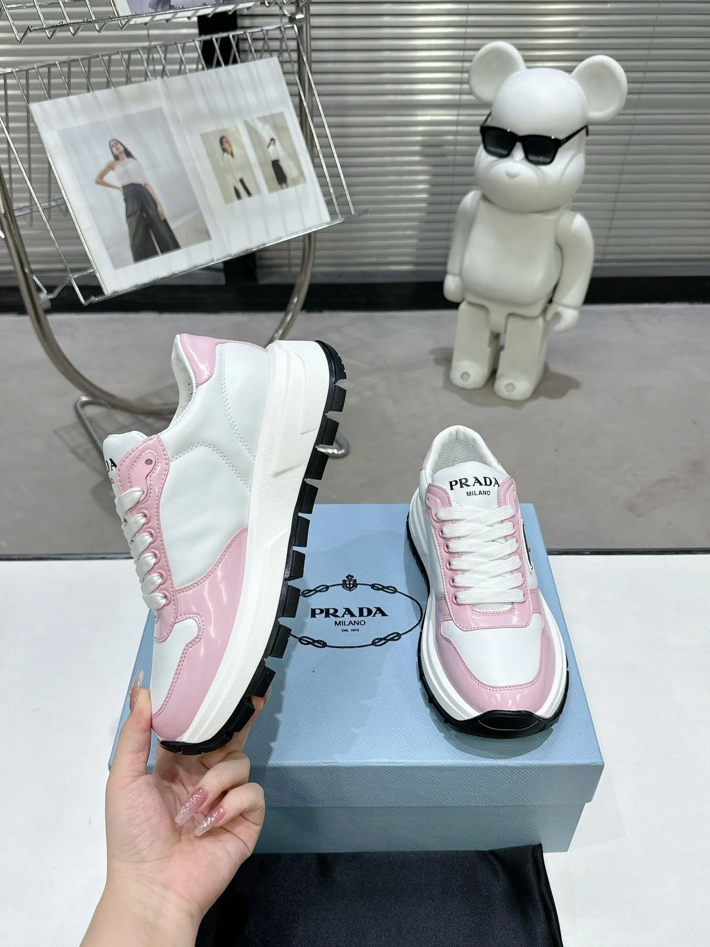 Fashionable Prada Low Shoes 34356