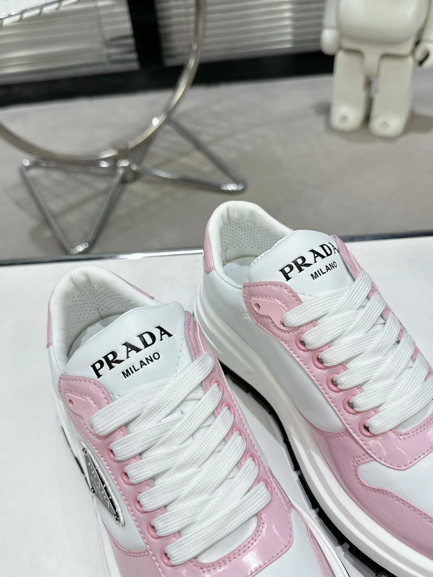 Fashionable Prada Low Shoes 34356
