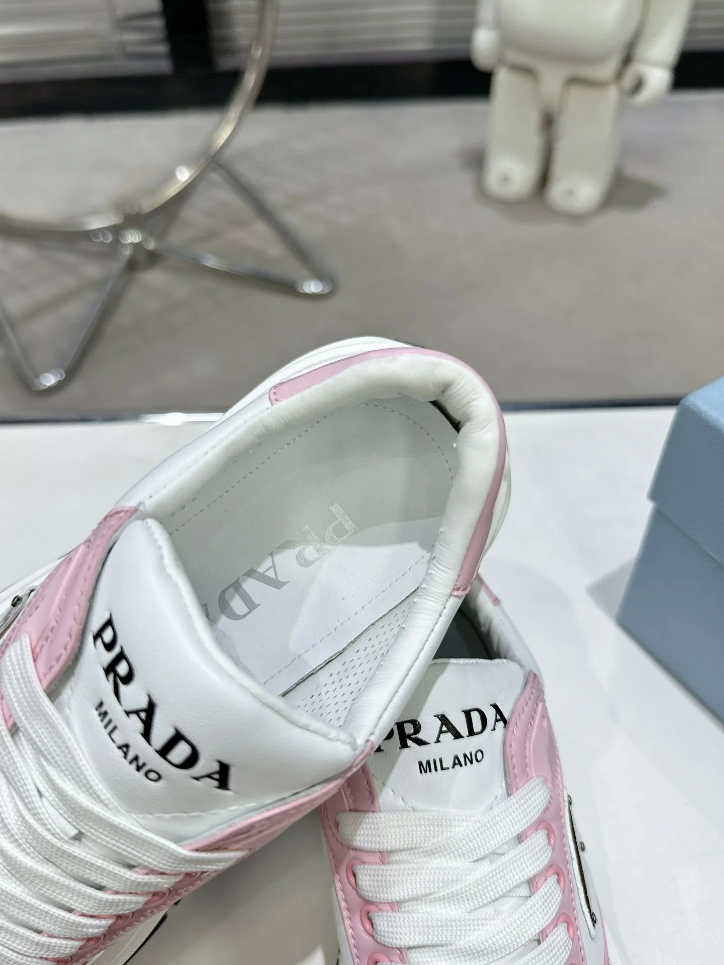 Fashionable Prada Low Shoes 34356