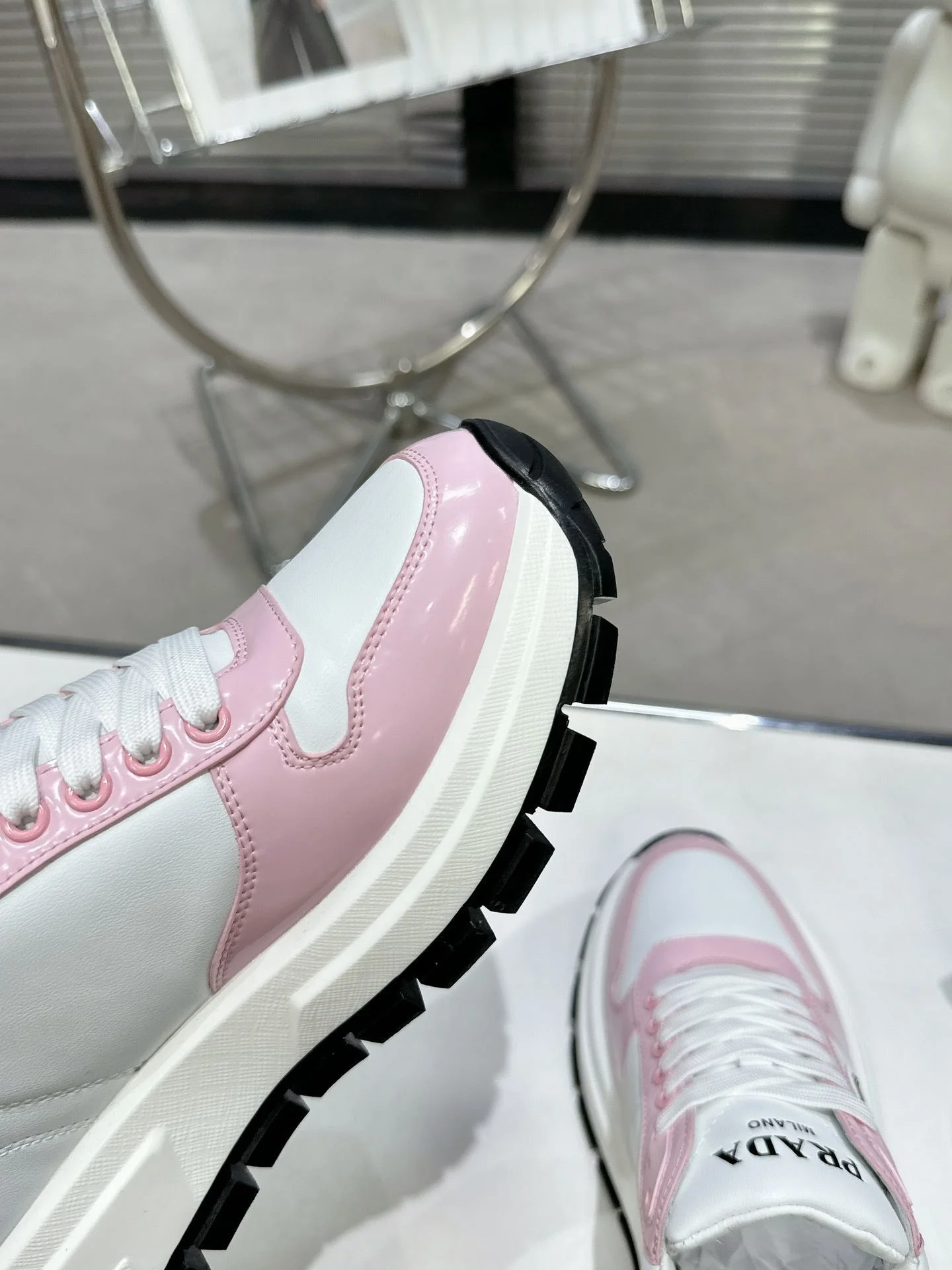 Fashionable Prada Low Shoes 34356