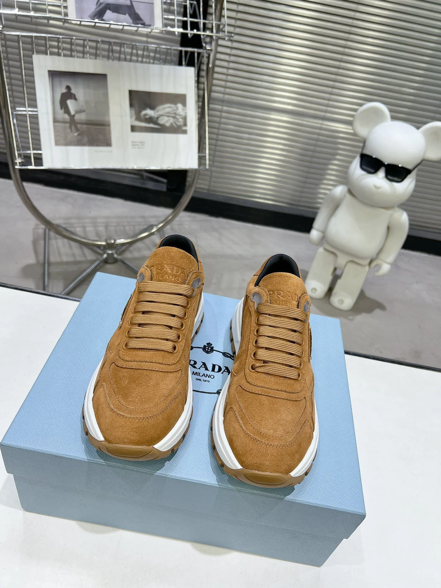 Casual Prada Low Shoes 34357