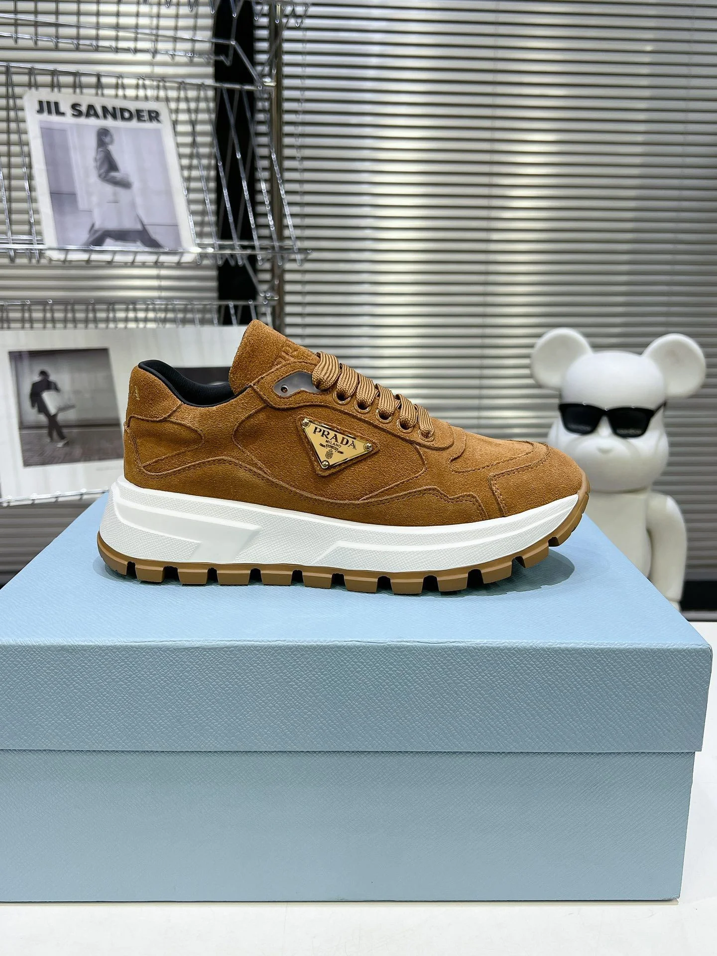 Casual Prada Low Shoes 34357