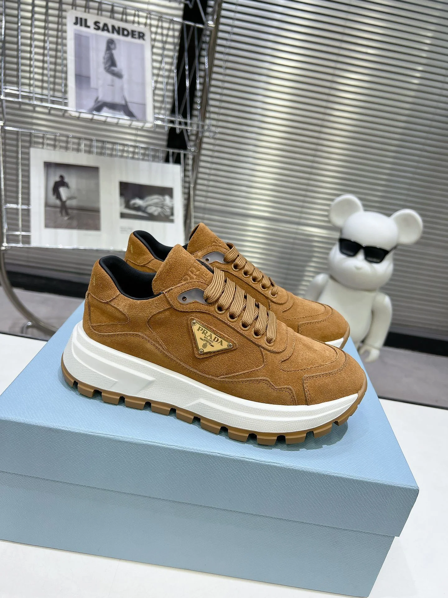 Casual Prada Low Shoes 34357