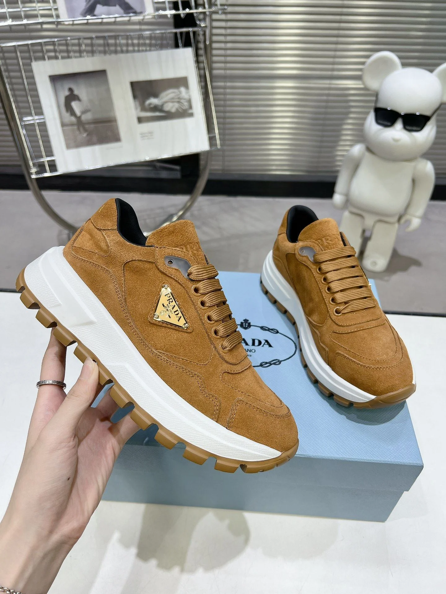 Casual Prada Low Shoes 34357