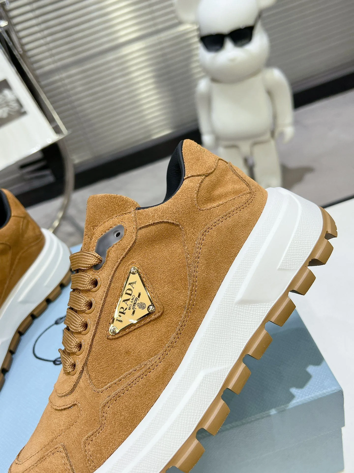 Casual Prada Low Shoes 34357