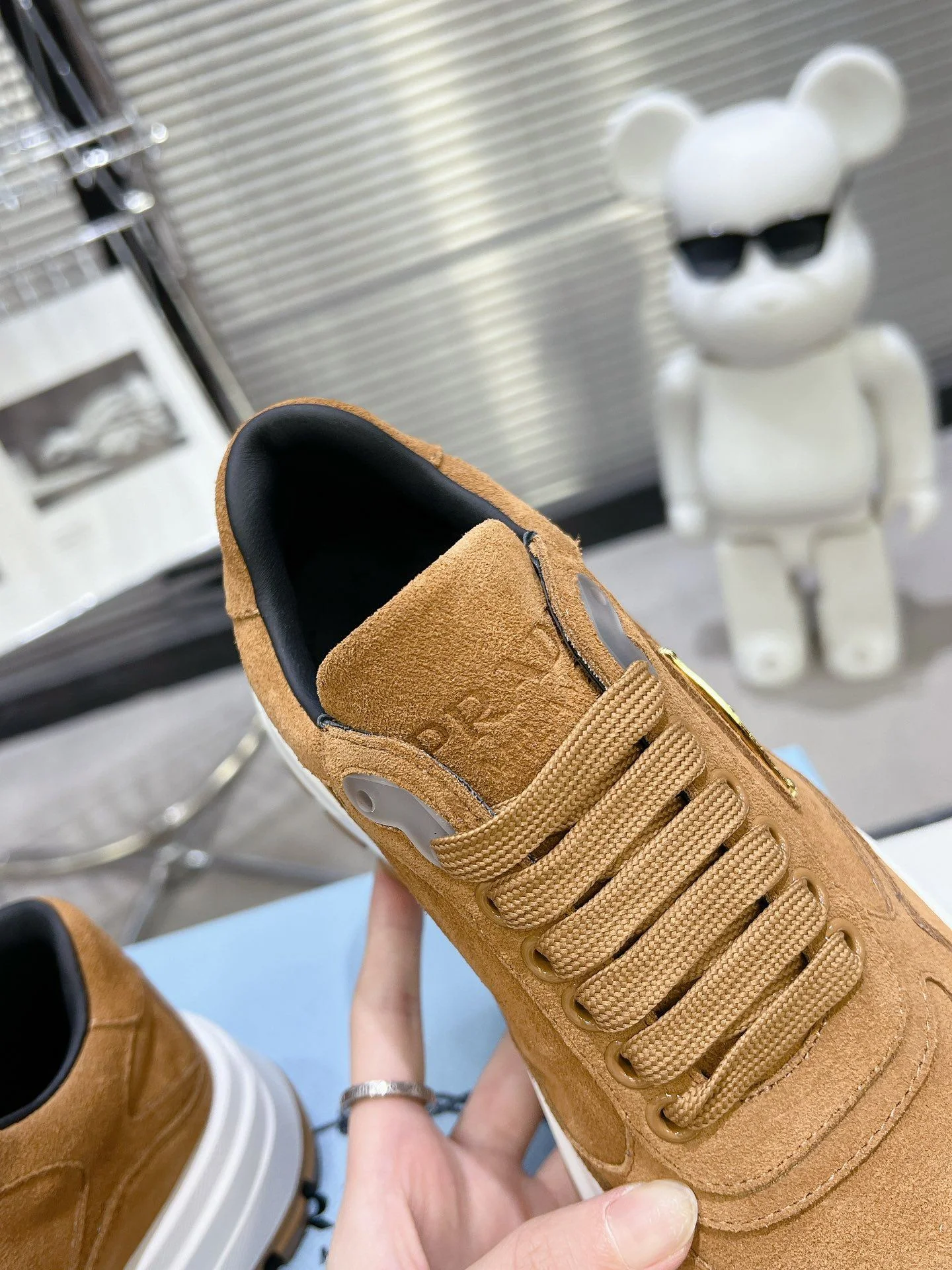 Casual Prada Low Shoes 34357