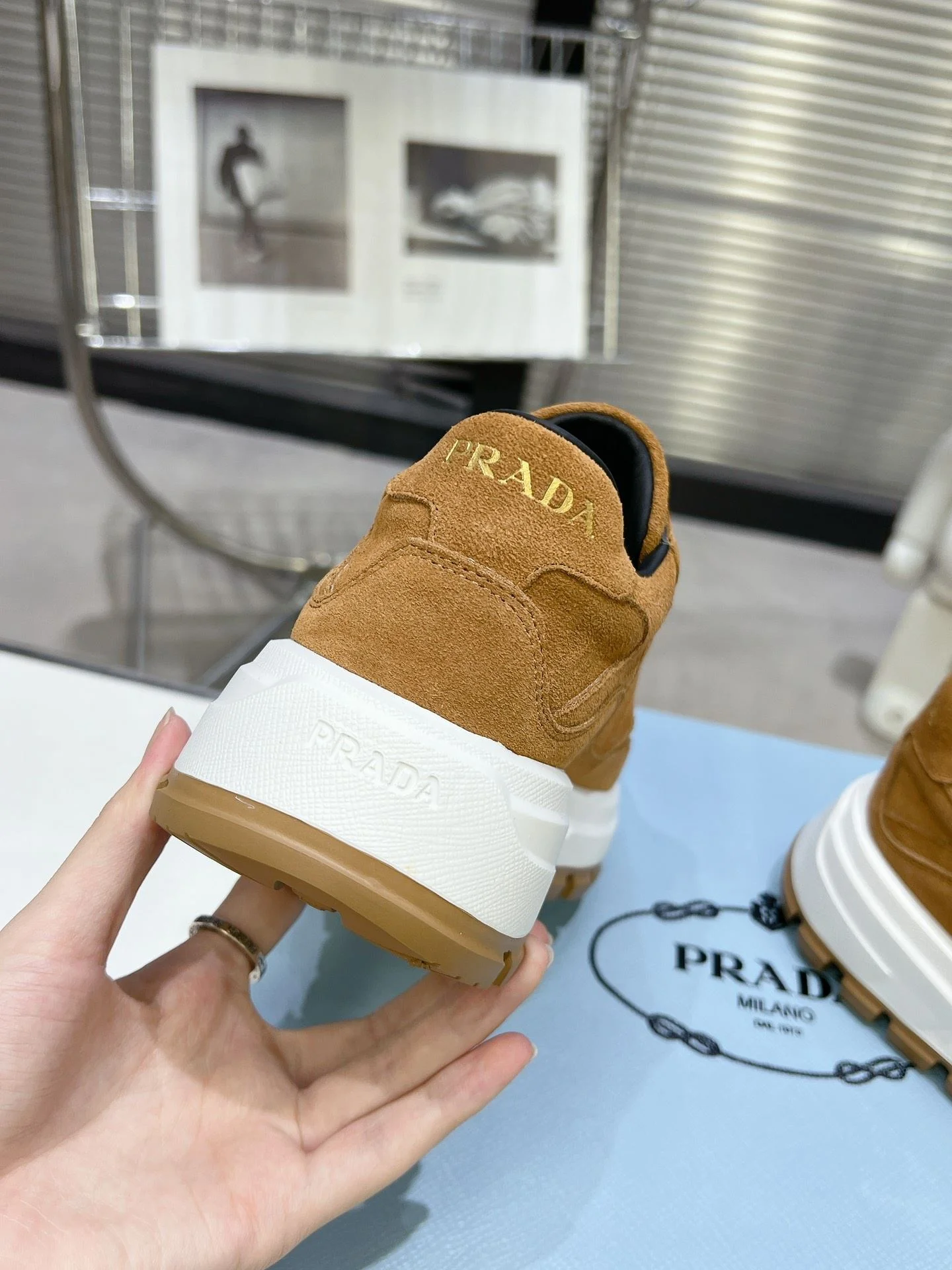Casual Prada Low Shoes 34357