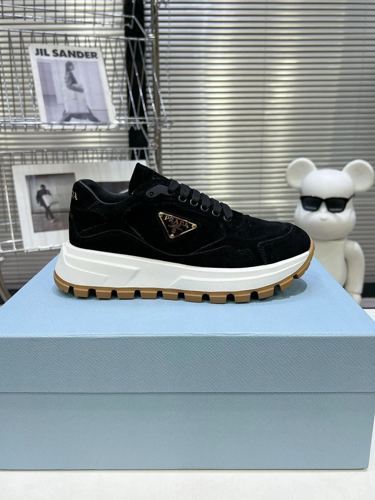 Elegant Prada Low Shoes 34353