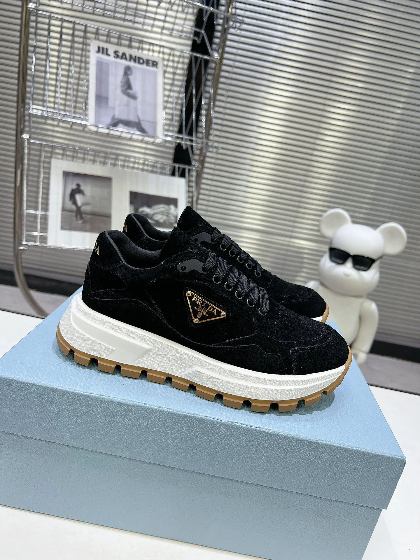 Elegant Prada Low Shoes 34353