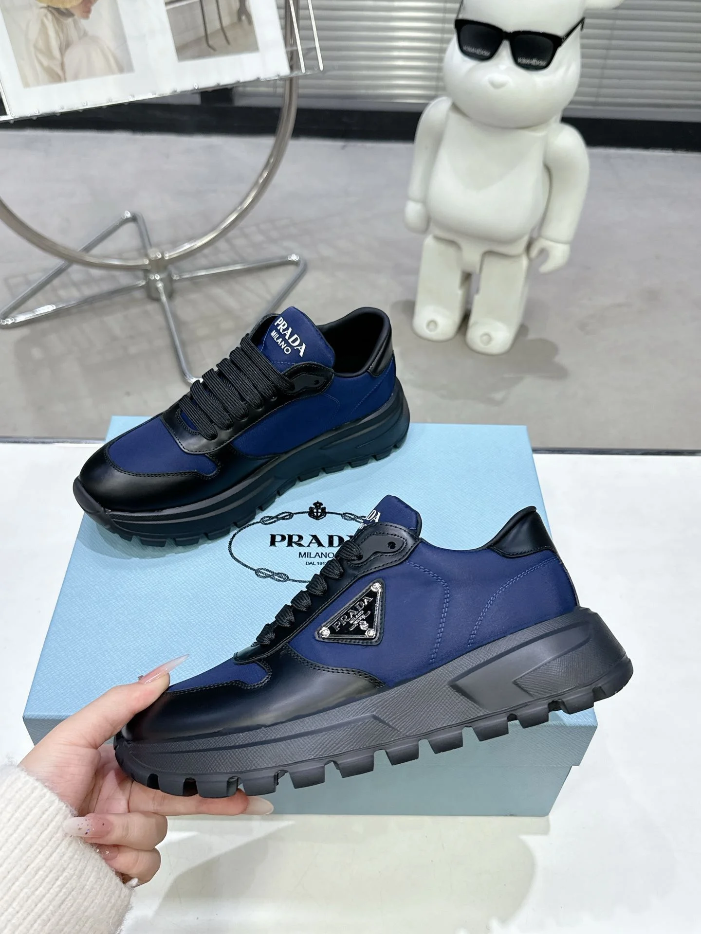 Neat Prada Low Shoes 34347