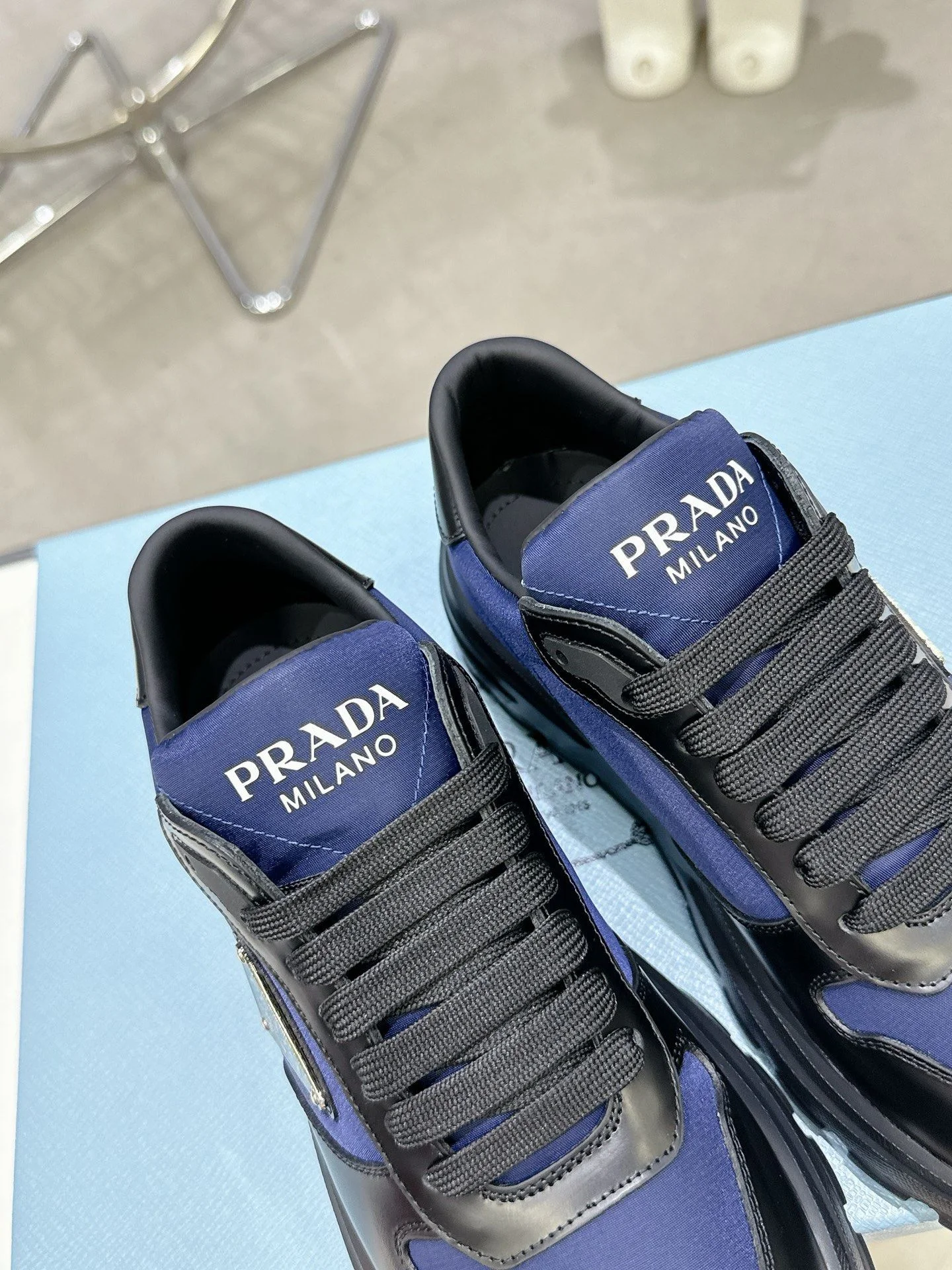 Neat Prada Low Shoes 34347