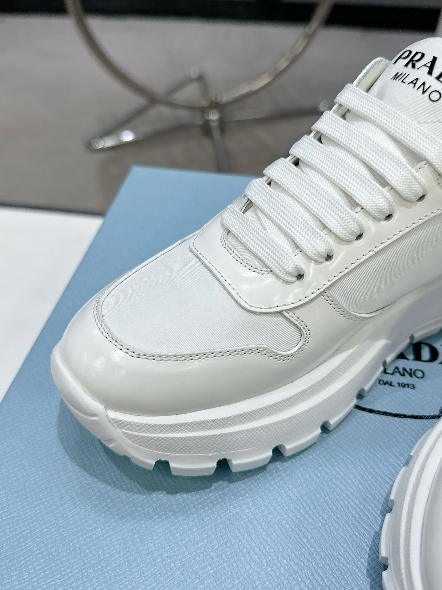 Prada Low Shoes Durable 34333