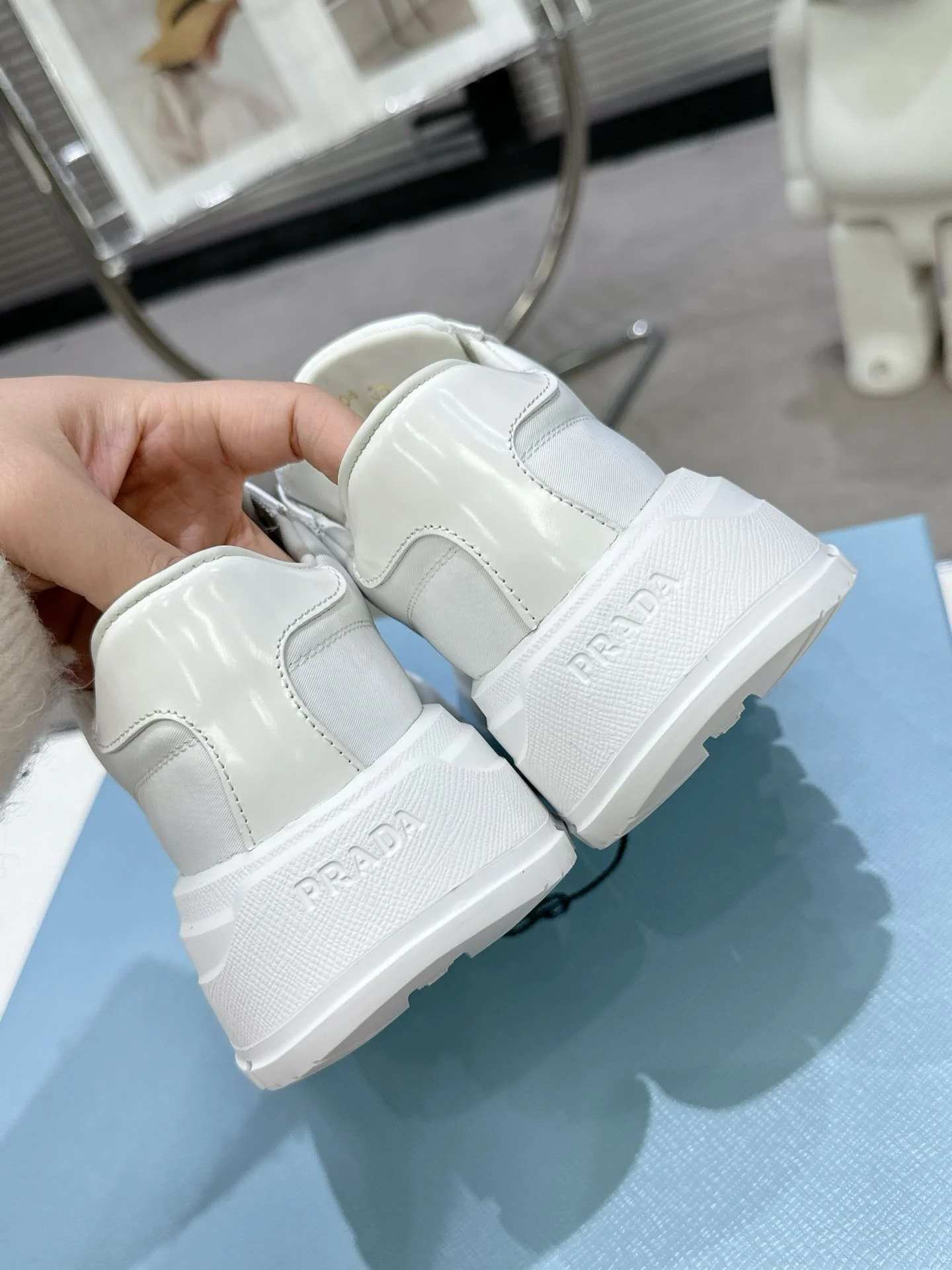 Prada Low Shoes Durable 34333