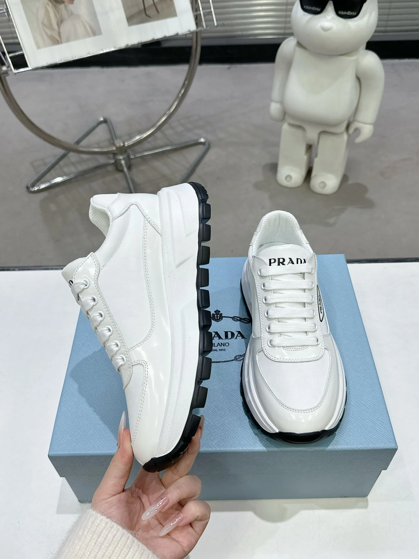 Fashionable Prada Low Shoes 34349