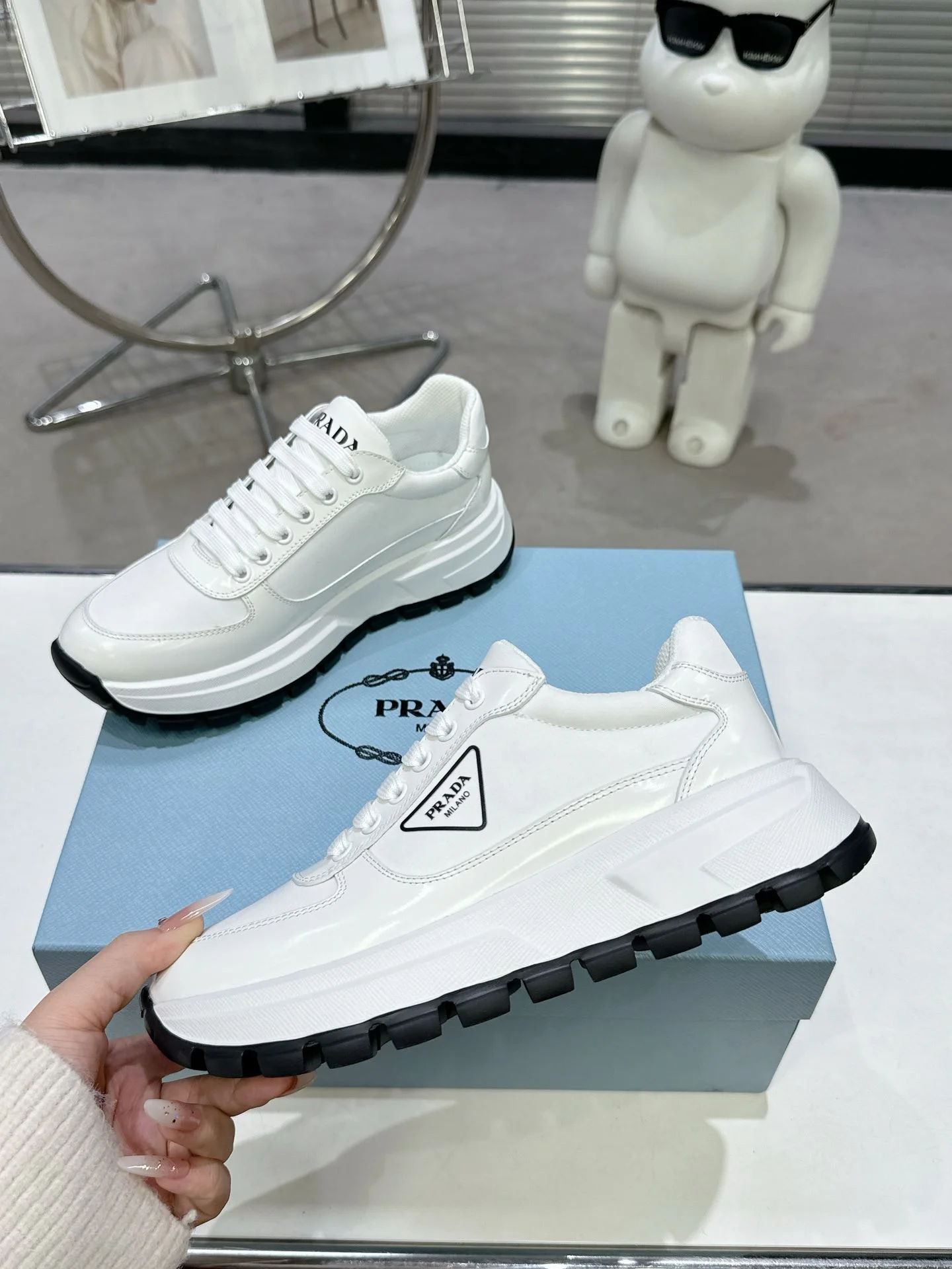 Fashionable Prada Low Shoes 34349